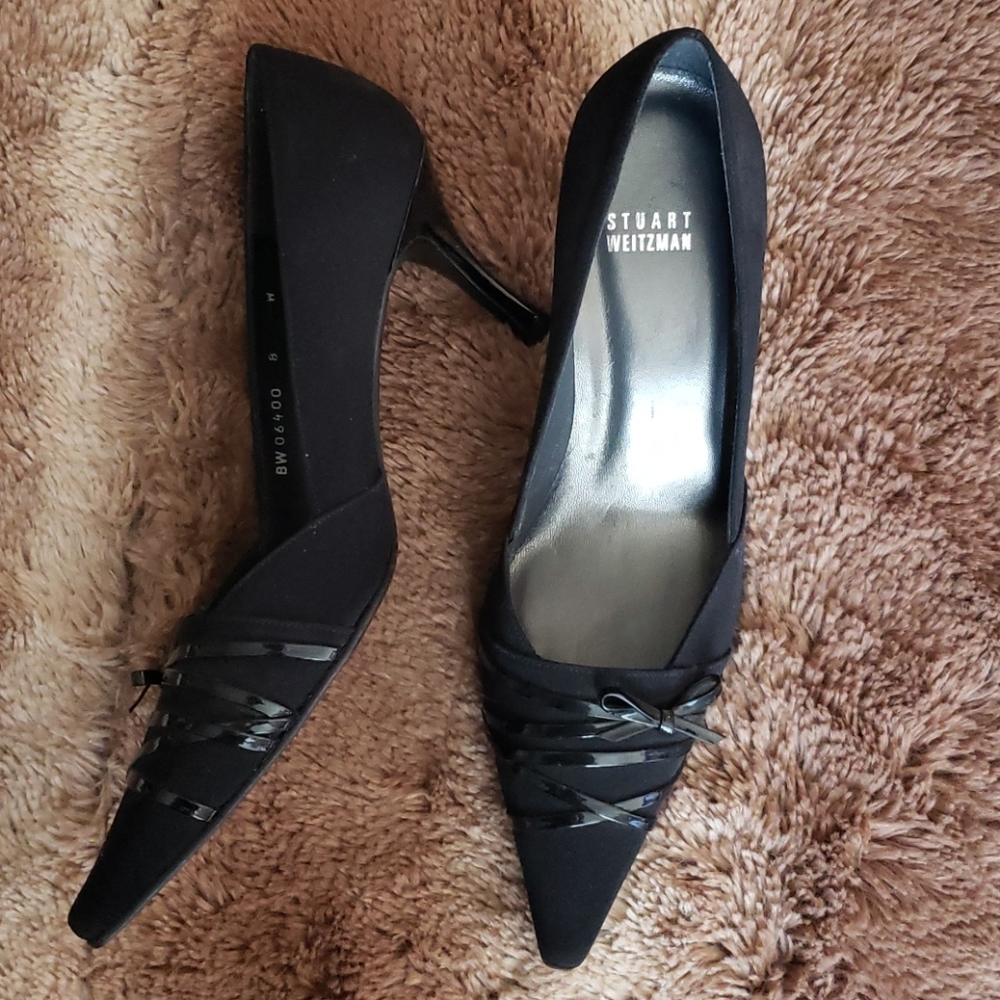 Stuart Weitzman Pointed-Toe Pumps with Bow Detail - Picture 2 of 4